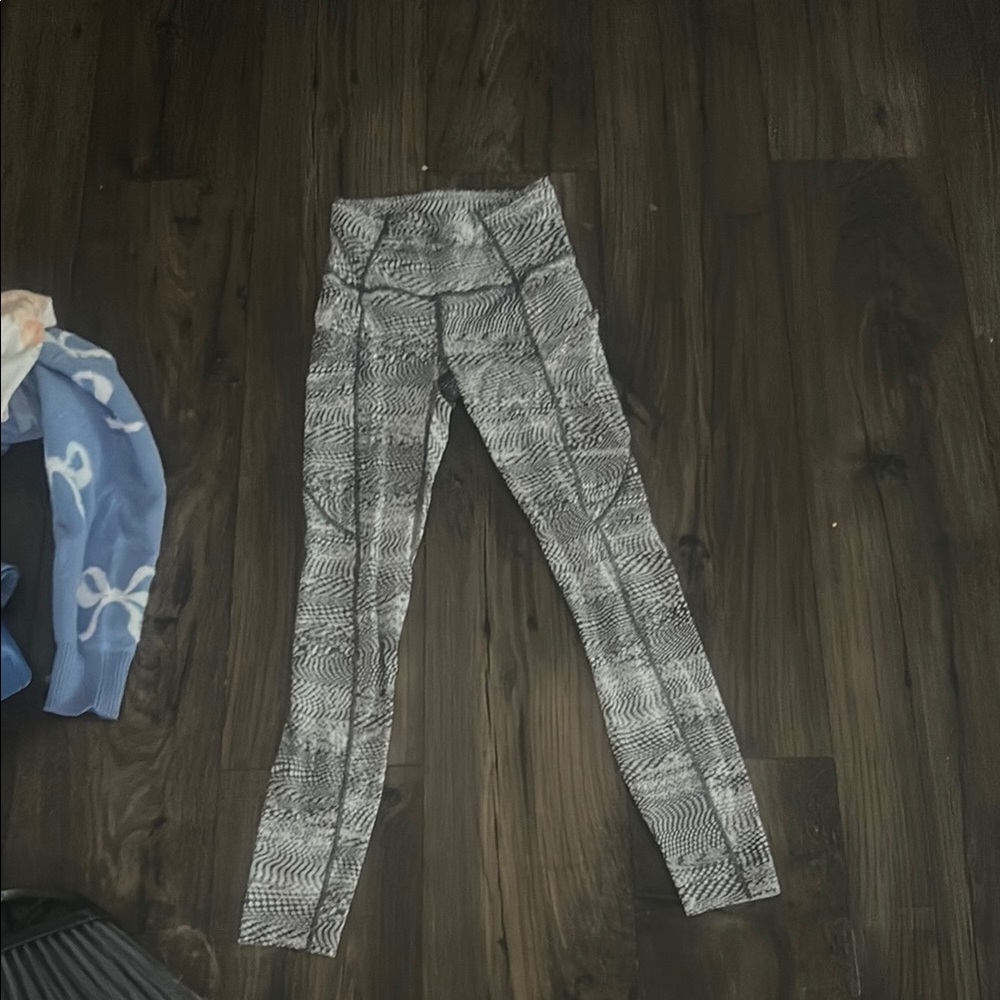 lululemon athletica Kids Black and White Leggings never worn!